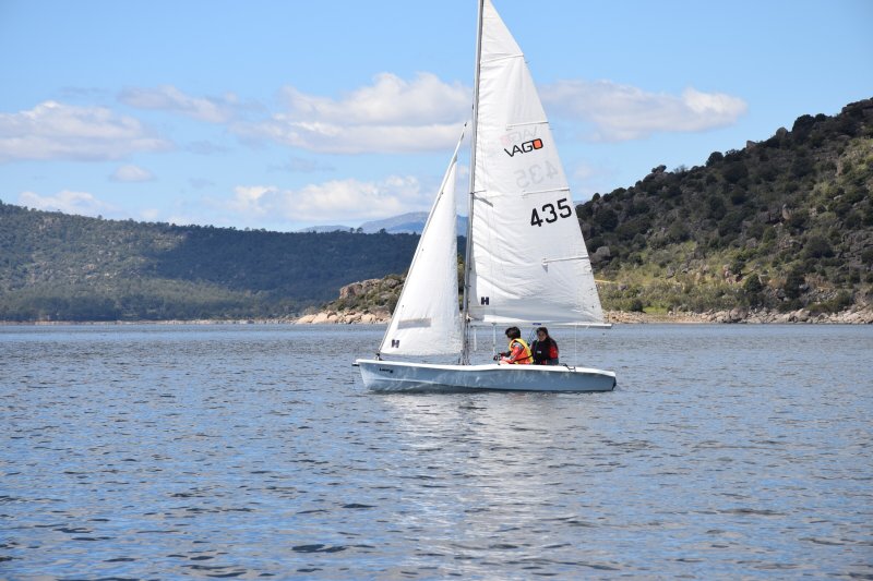 Aprender cursos de vela en verano cerca de Madrid