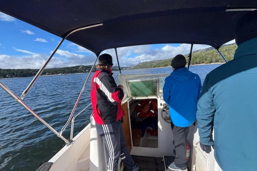 Prácticas de amarre a la boya y fondeo